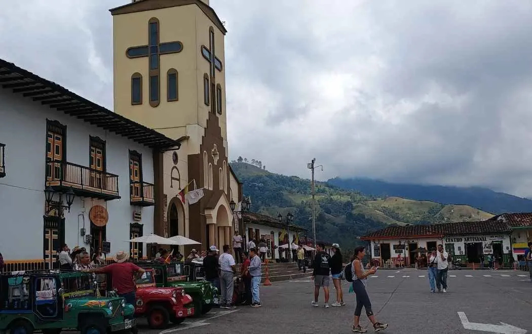 Pasadía al Eje Cafetero desde Ibagué: paisaje del recorrido